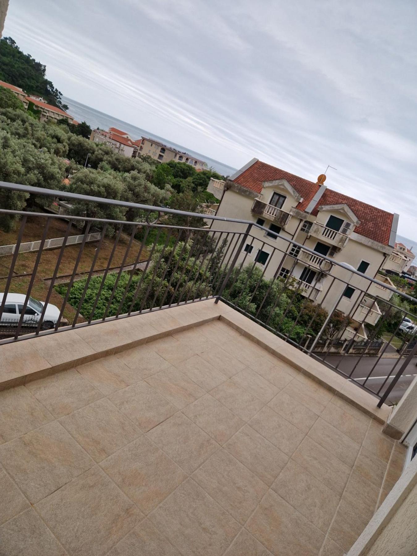 Apartmani Marina Kopitovic Petrovac Bilik gambar