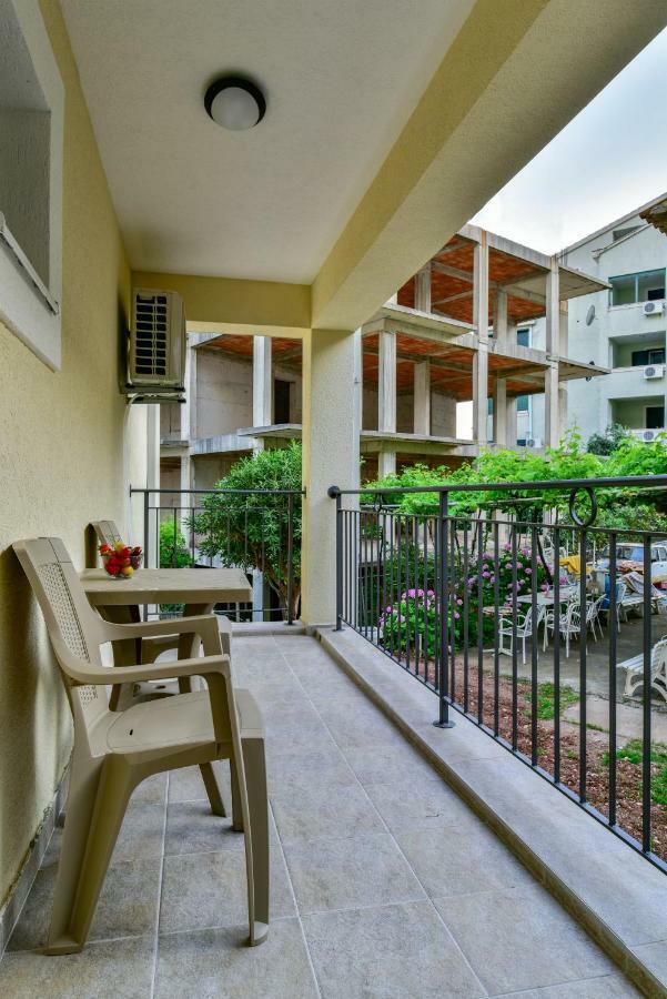 Apartmani Marina Kopitovic Petrovac Luaran gambar
