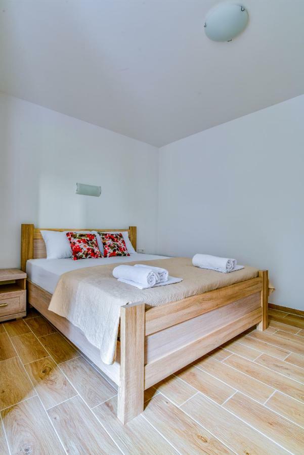 Apartmani Marina Kopitovic Petrovac Luaran gambar